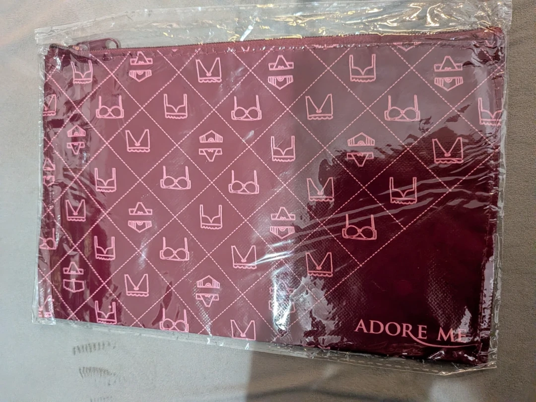 Adore Me Burgundy Zip Clutch - photo 2