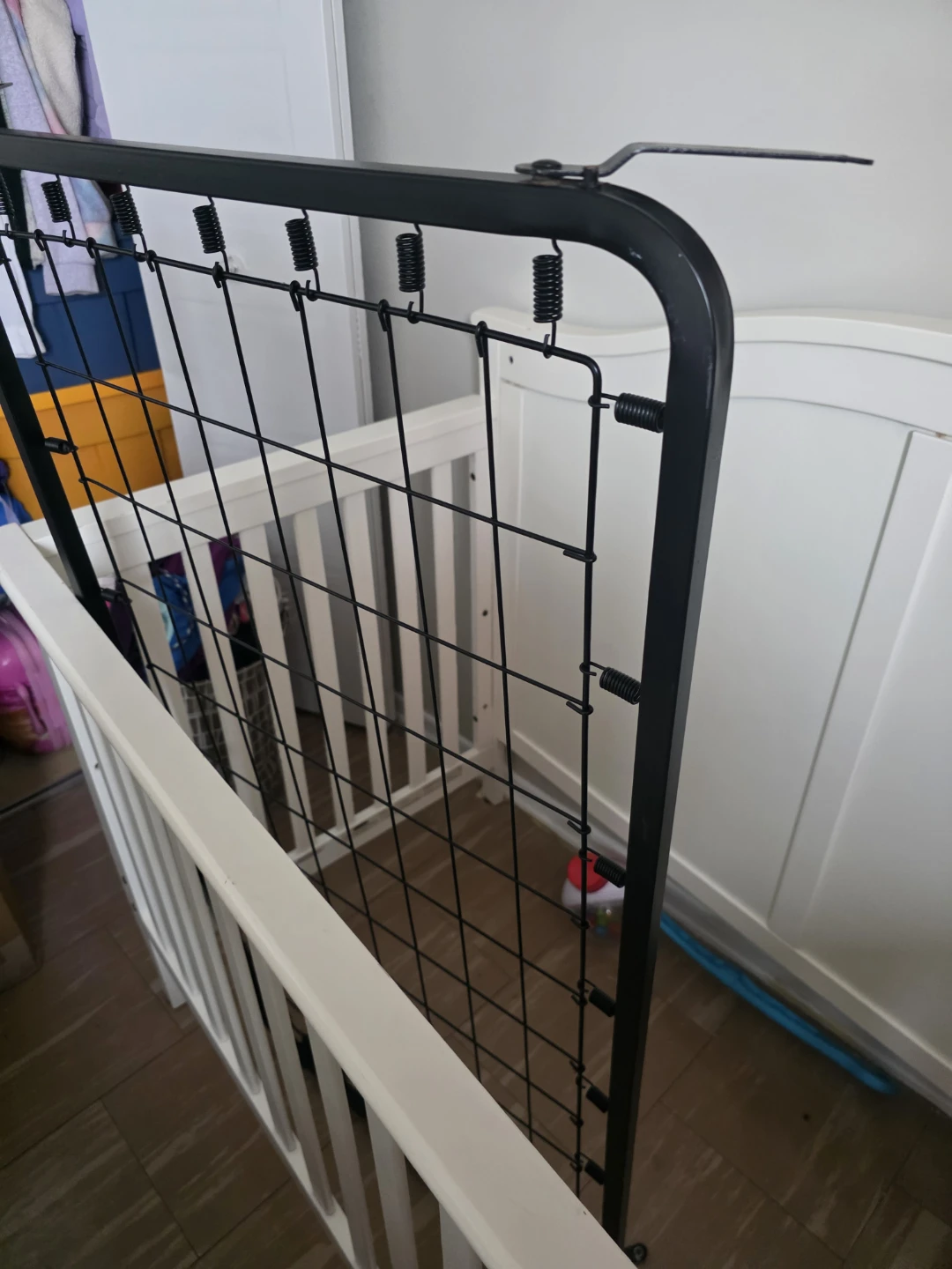 White solide Wooden Baby Crib 4-in-1