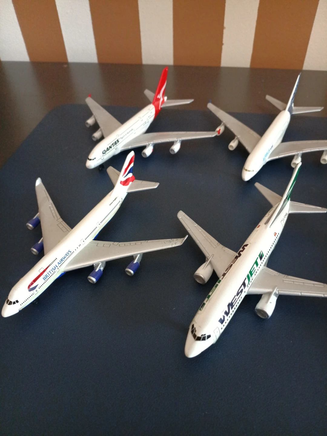 Set of 7 Diecast Model Airplanes - photo 3