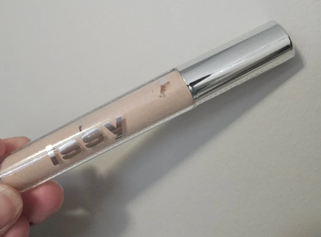 Issy and Co. Active Concealer (Philippines Local Brand) - photo 3