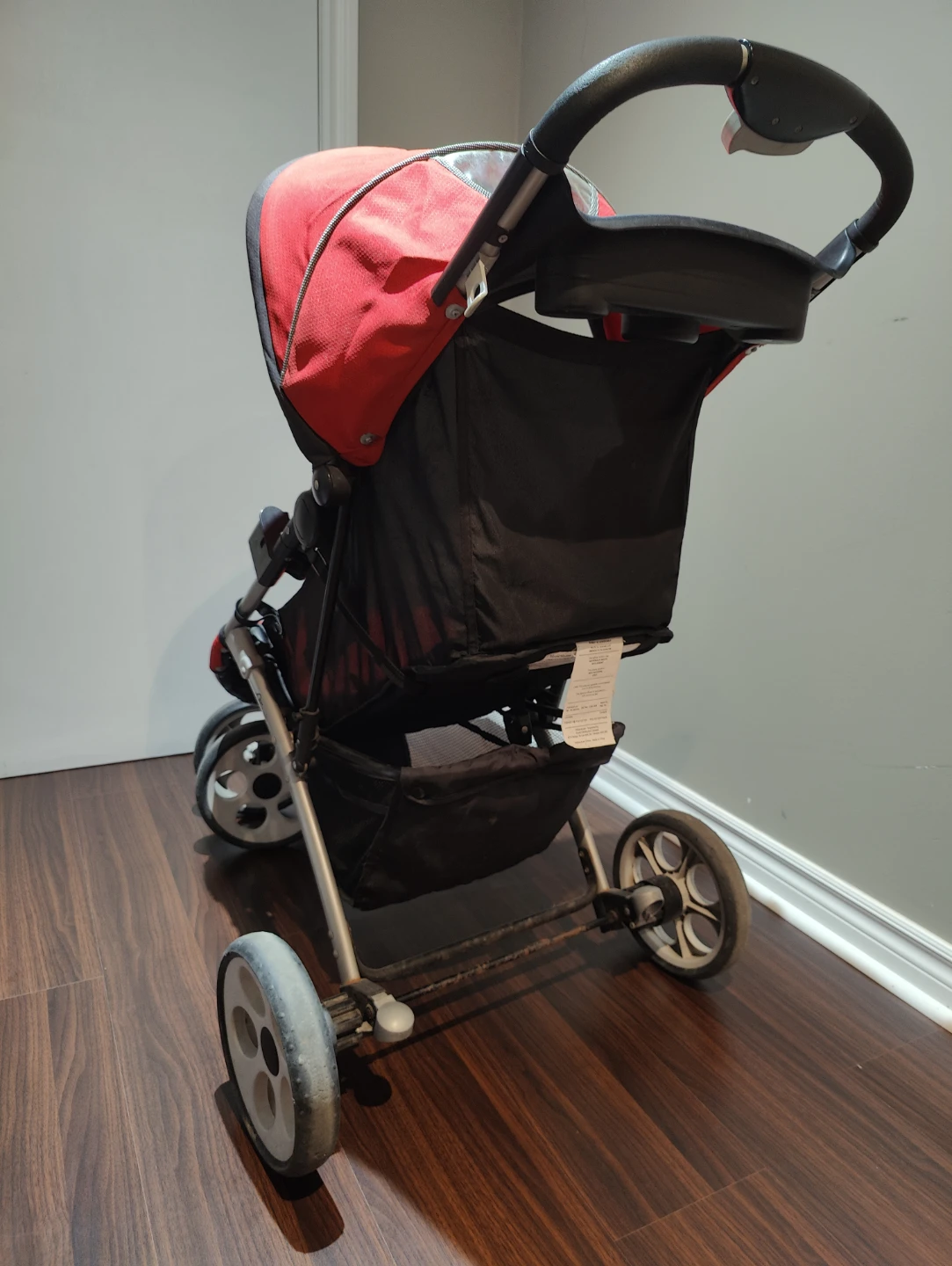 Safety 1st 3-wheel red stroller - photo 2