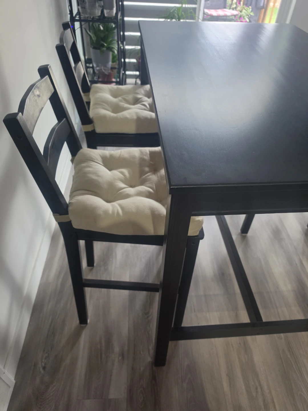 Black Bar Table and 4 Stool Chairs