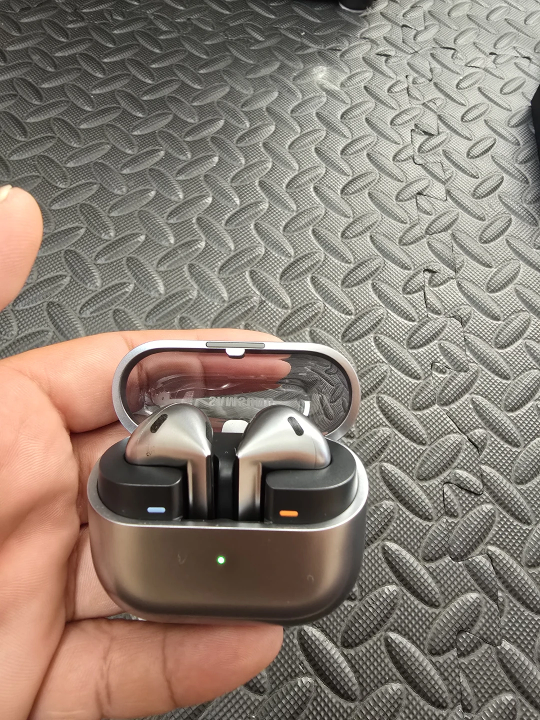 Samsung Galaxy Buds3 Pro Silver - photo 3