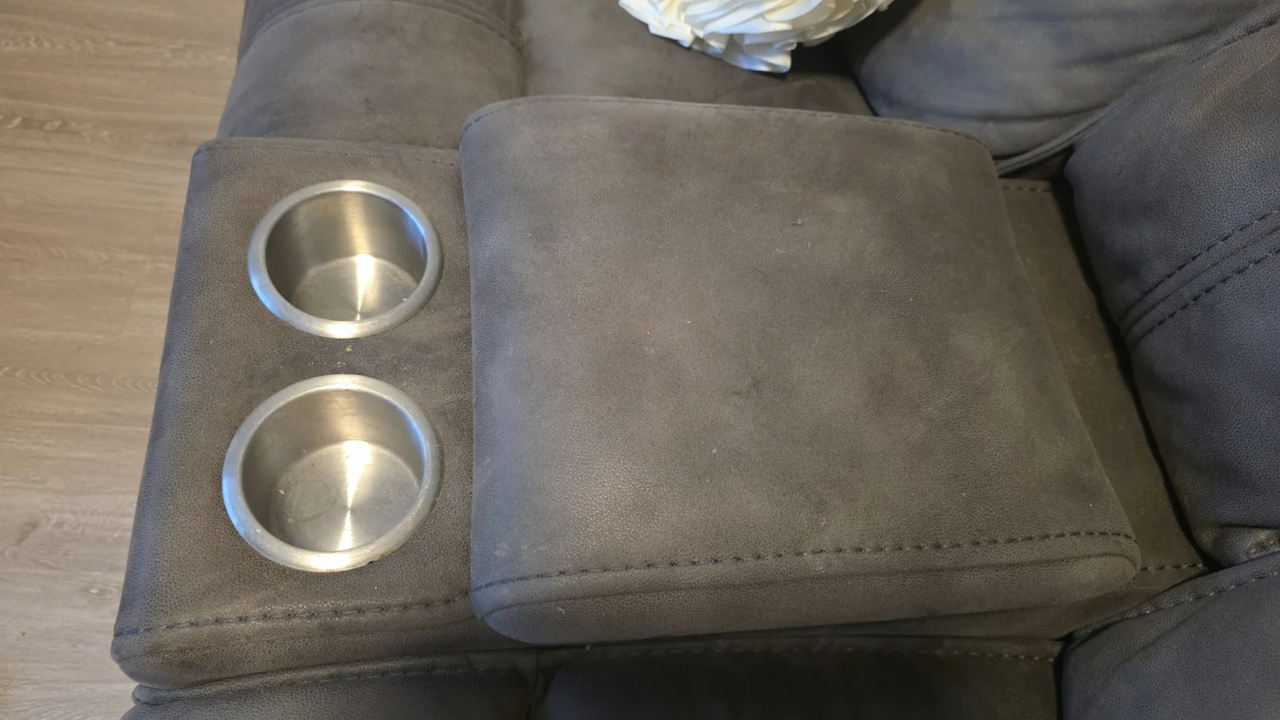 Laresview Reclining Loveseat with Console - photo 3