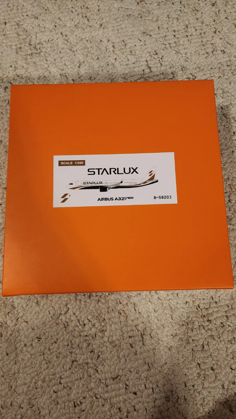Starlux Airlines Airbus A321neo 1/200 Scale Model