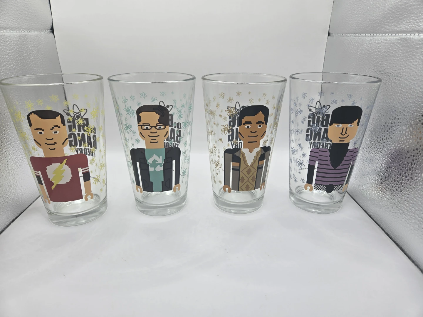 The Big Bang Theory Set of 4 glasses & Brand New Trivia Box