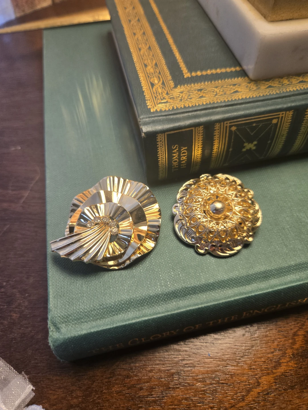 Vintage Gold Tone Scarf Clips