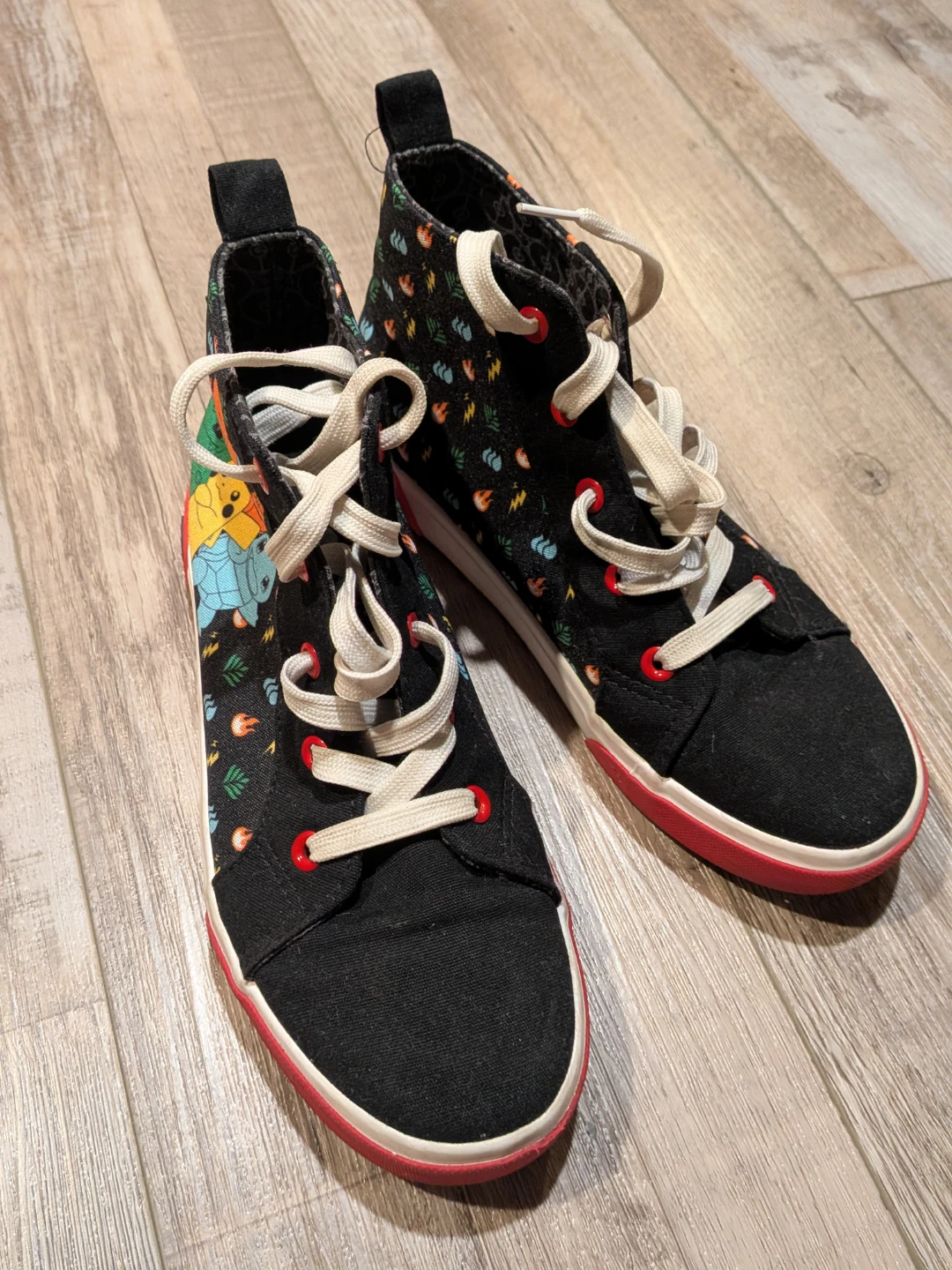 Pokemon kids shoes size 5 - photo 2