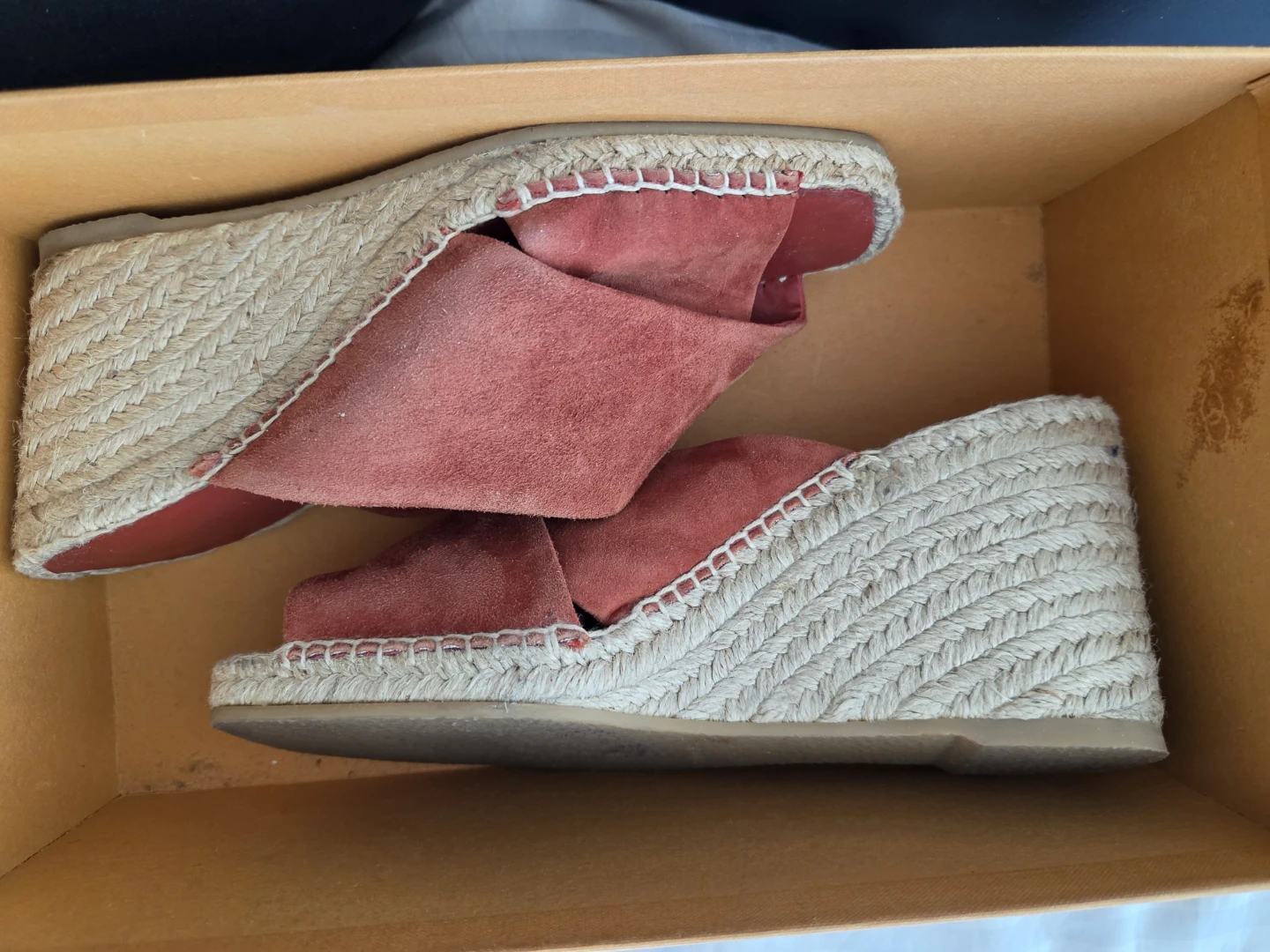Vince Suede Wedge Espadrilles Size 7.5M - photo 3