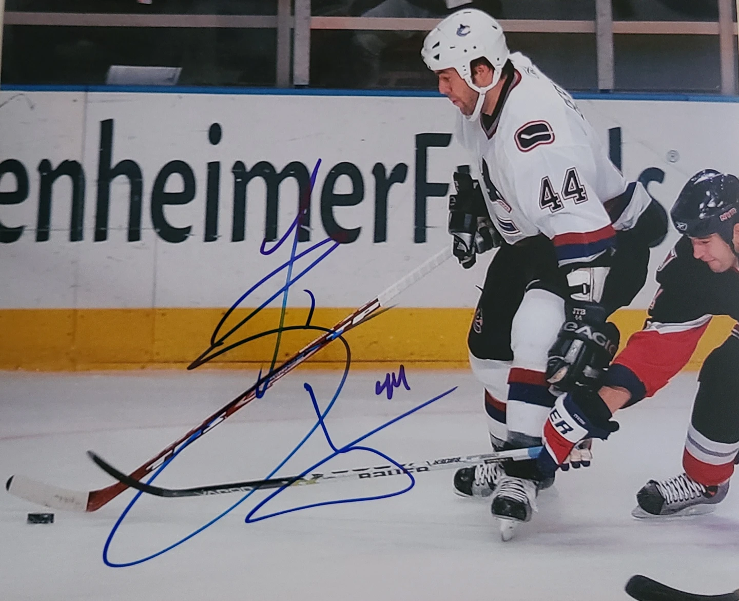 Vancouver Canucks Autographed 8x10 Photos & Pucks With COA'S - photo 4