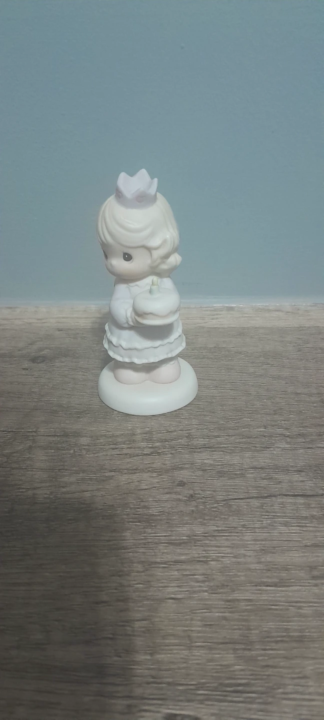 Precious Moments Figurine - photo 2