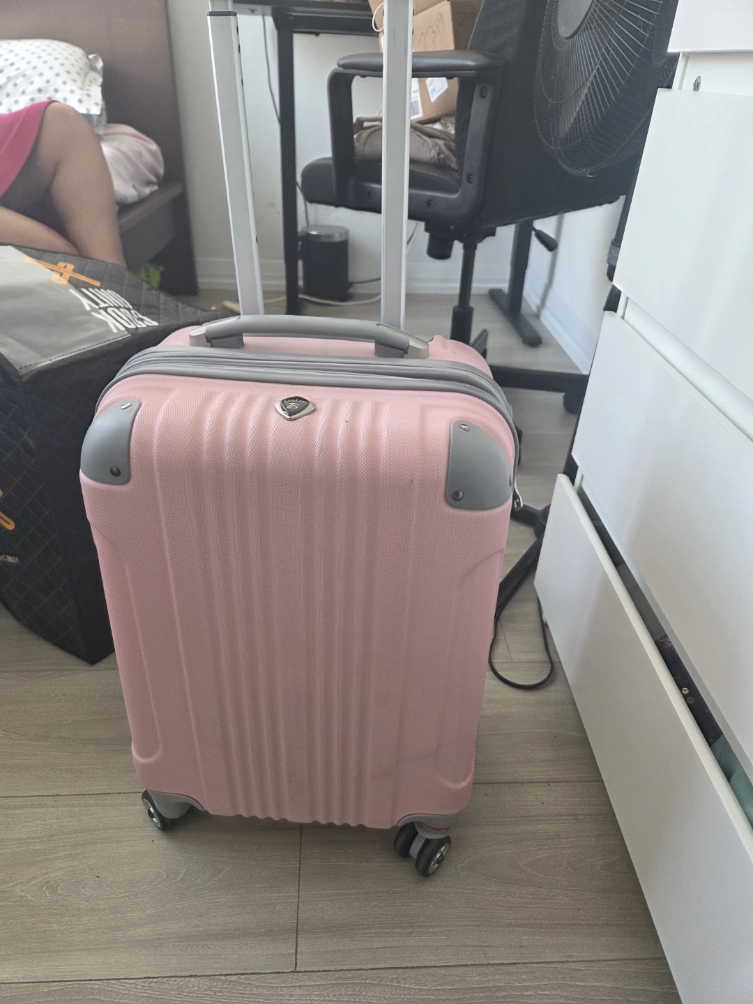 Pink Hardshell Carry-on Luggage - photo 2