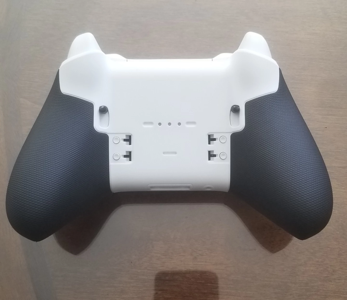 Xbox Elite Series 2 Wireless Controller - photo 2