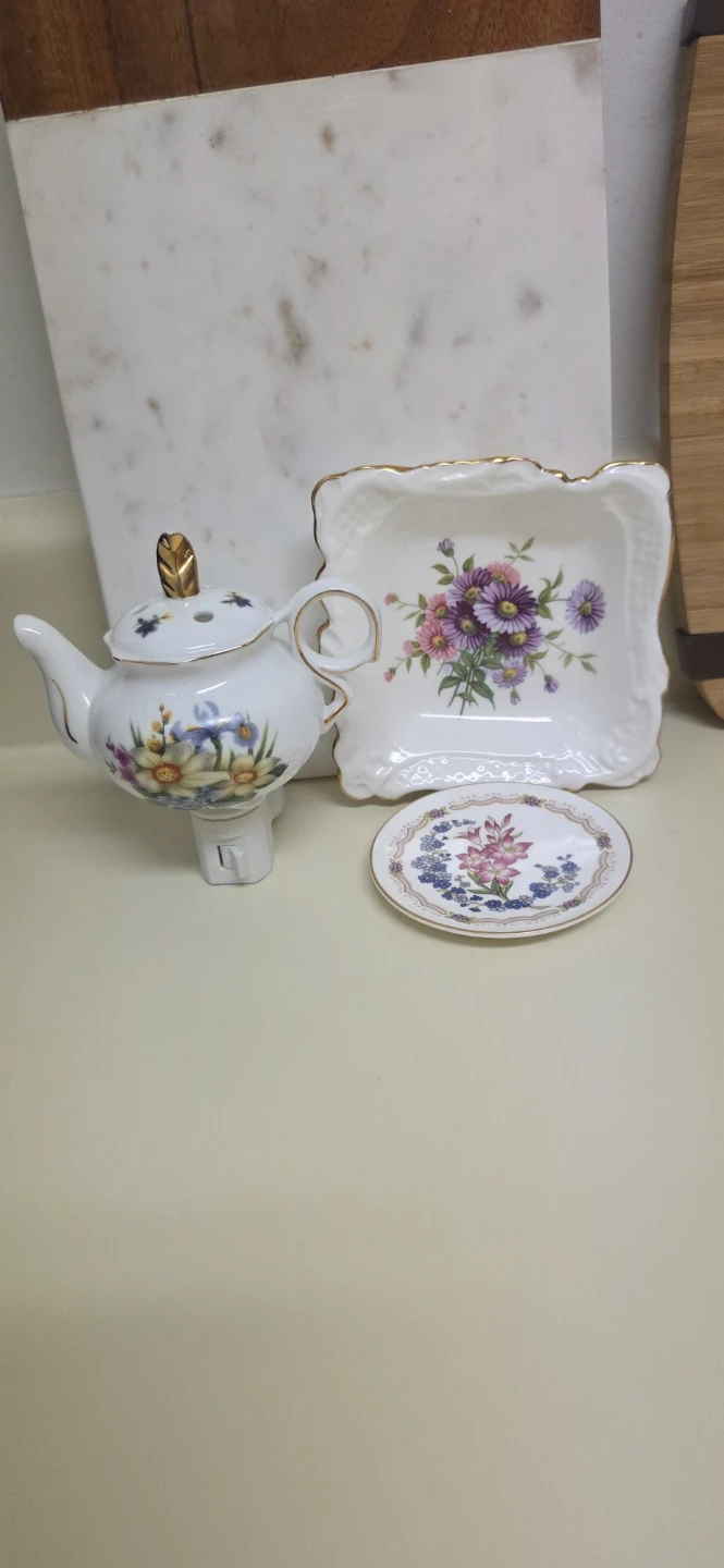 Floral Teapot, Tray, Egg Plate, Lamp Shade & Coasters - photo 3