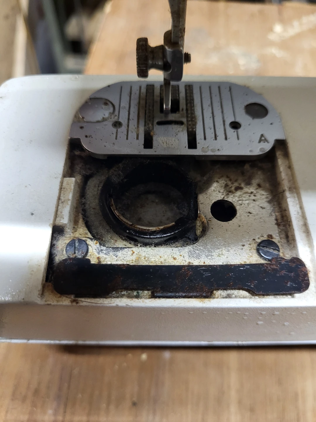 Singer Sewing Machine- For Parts - photo 2