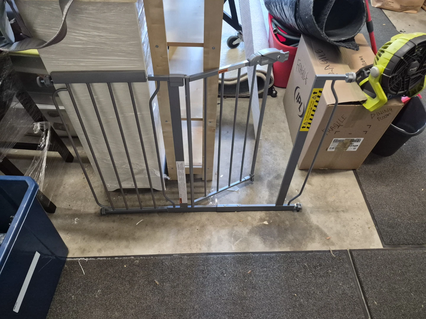 Regalo Easy Step 49-Inch Extra Wide Baby Gate - Platinum - photo 2