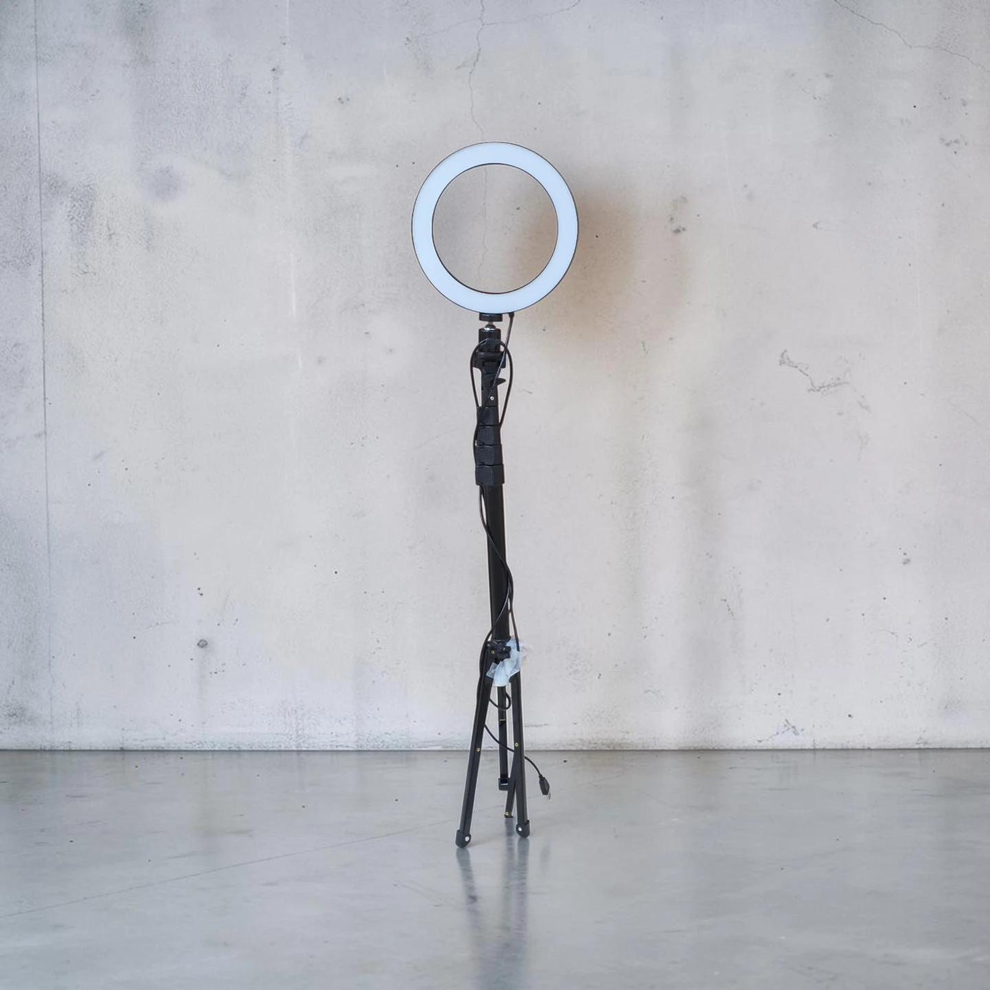 LED Ring Light with Adjustable Tripod Stand - photo 2