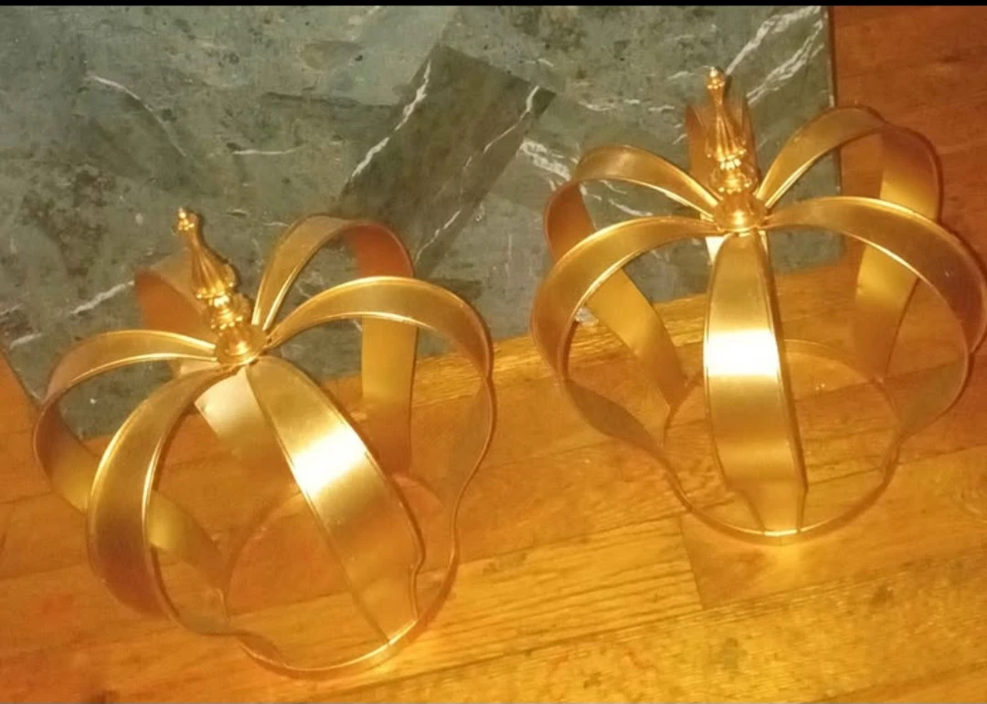 2 Gold Decorative Crowns 👑