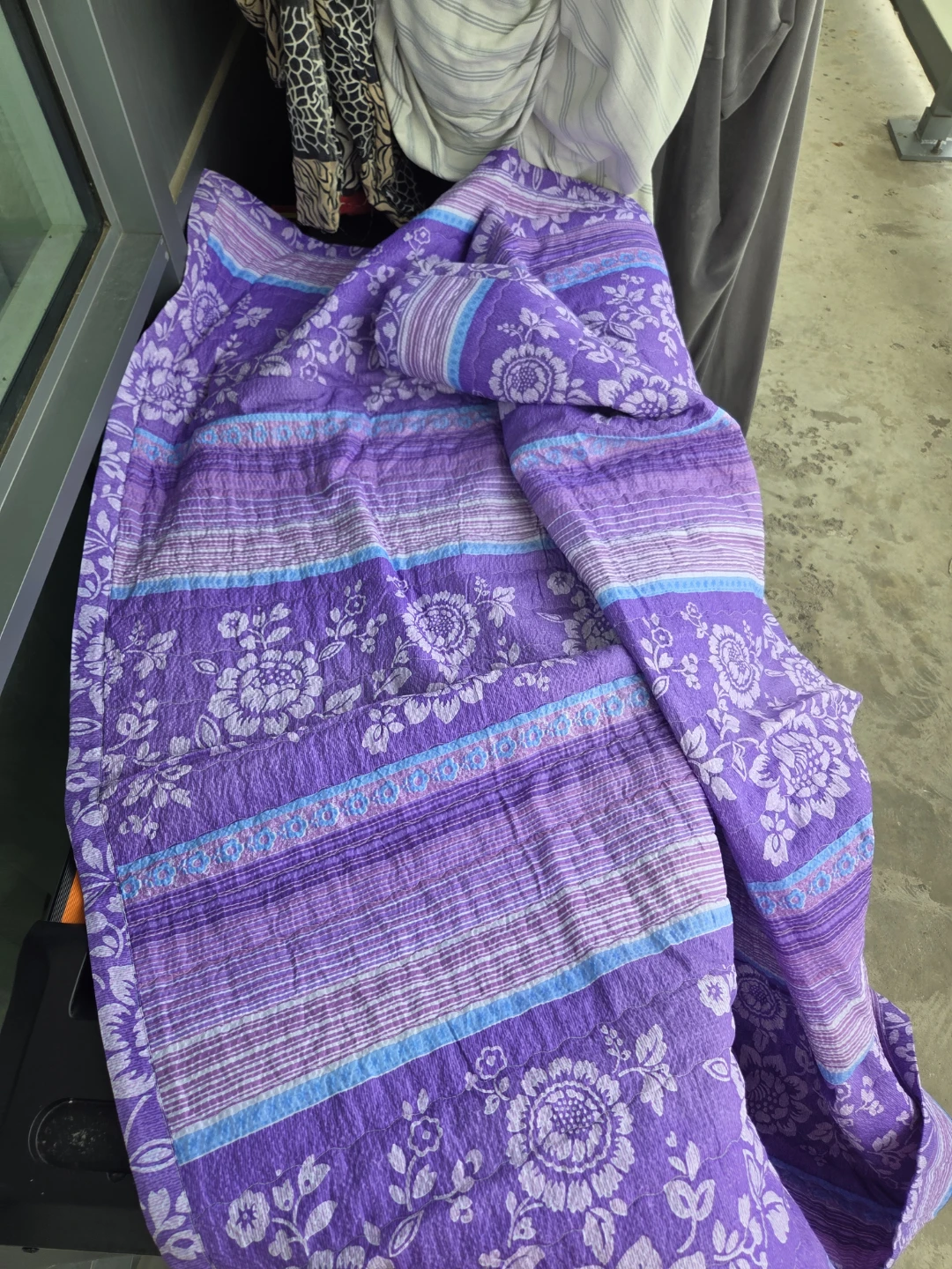 Purple floral quilt - photo 5