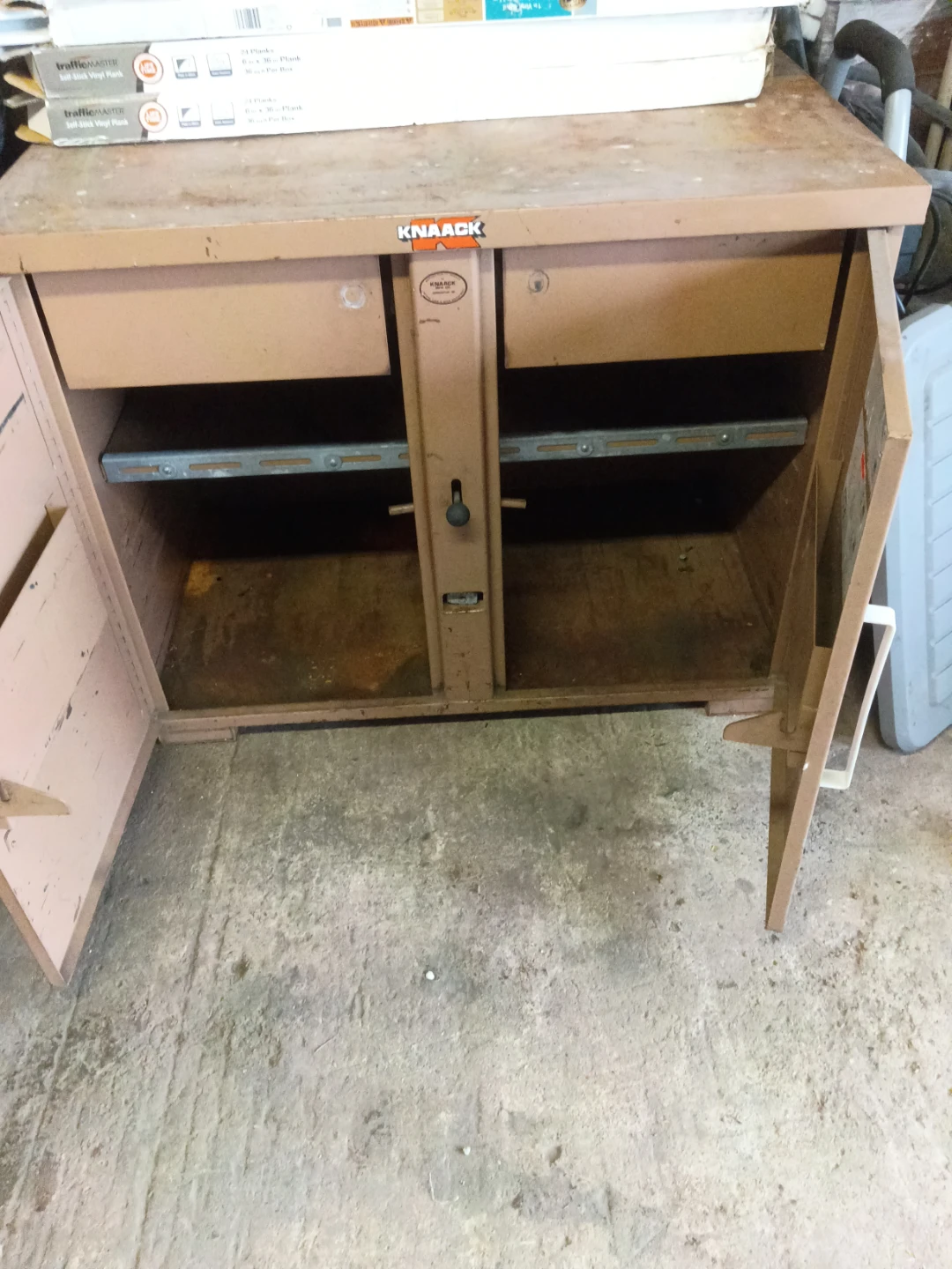 Knaack Jobsite Storage Cabinet - photo 2