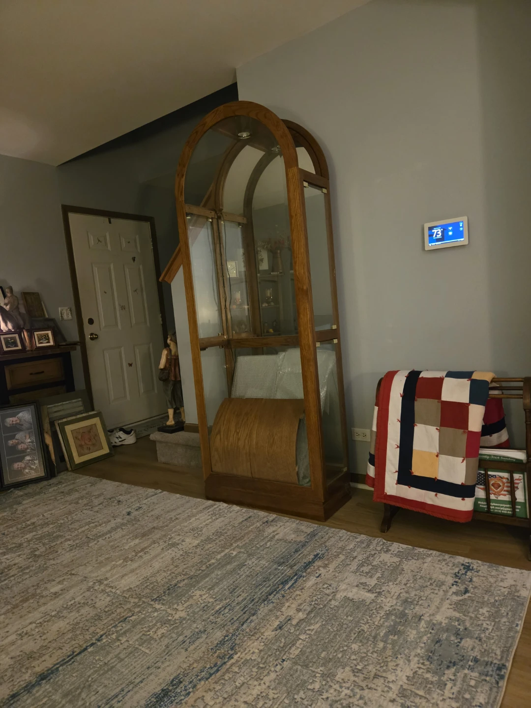 Oak arched display cabinet - photo 2