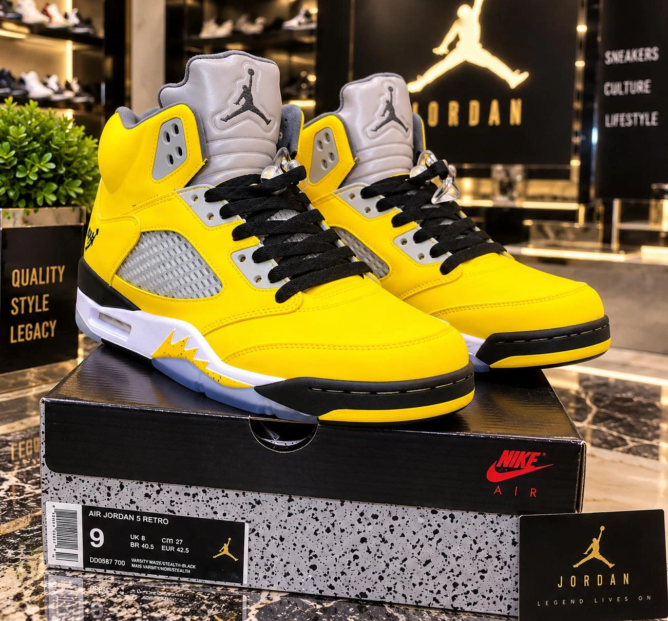 Air Jordan 5 Retro Varsity Maize Size 9, 12 - photo 2