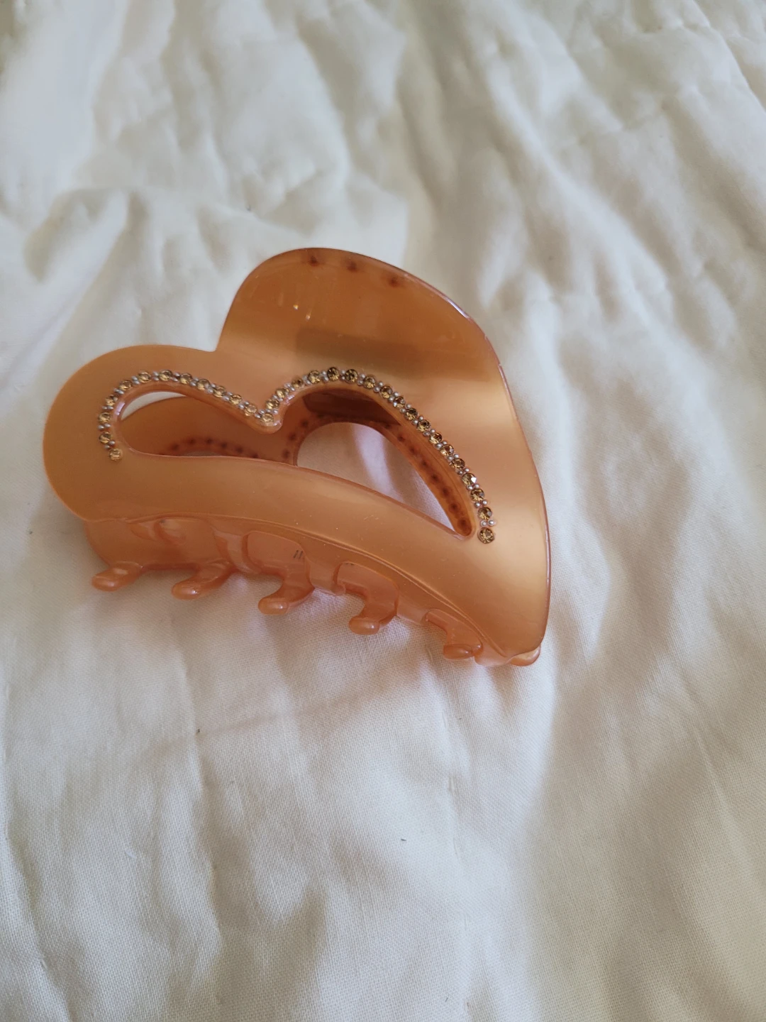 Hear🏈t Shaped Rhinestone Claw Clip