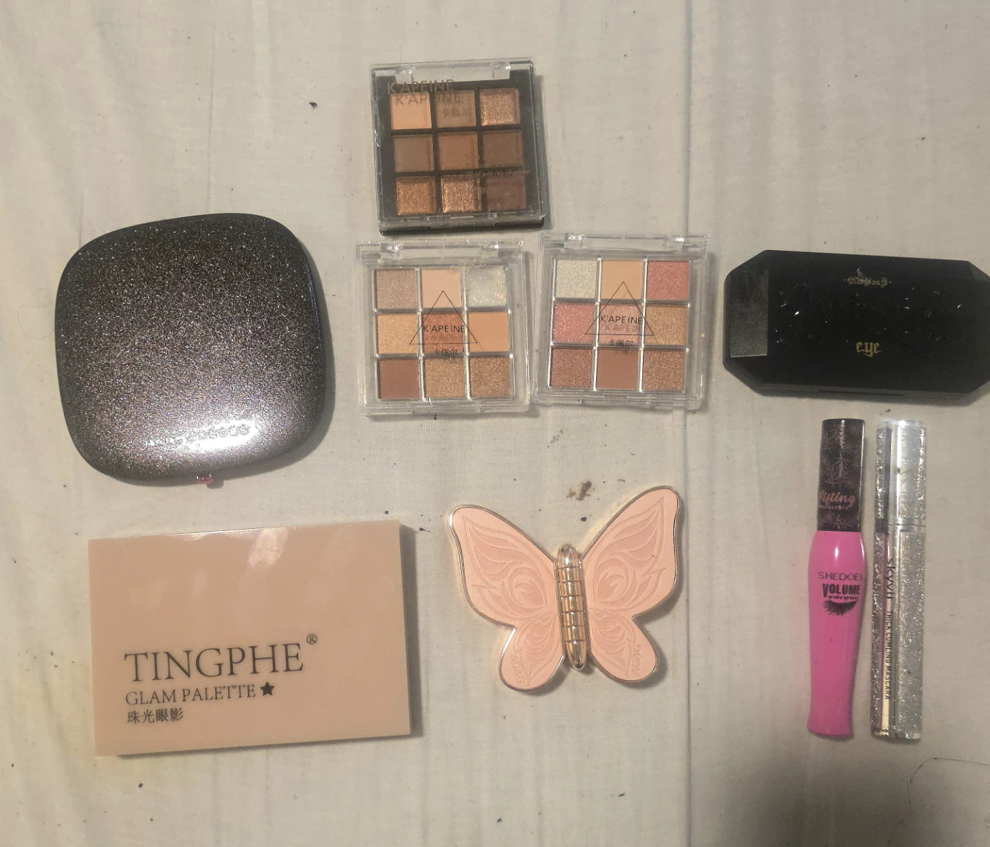 Assorted makeup bundle