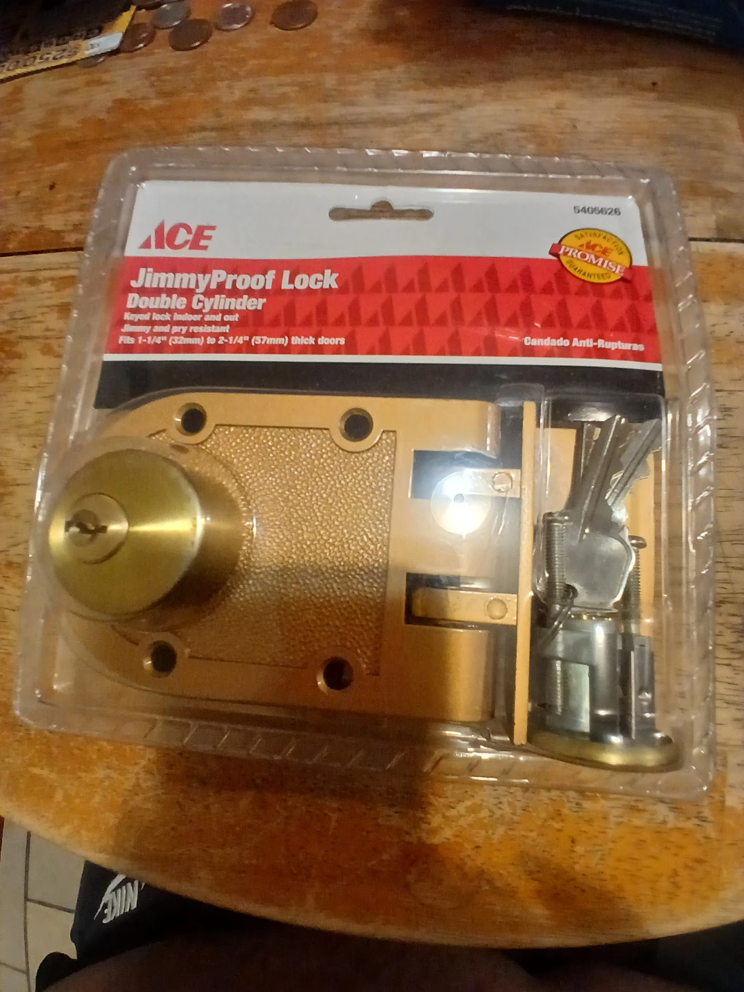 Deadbolt lock and door knob