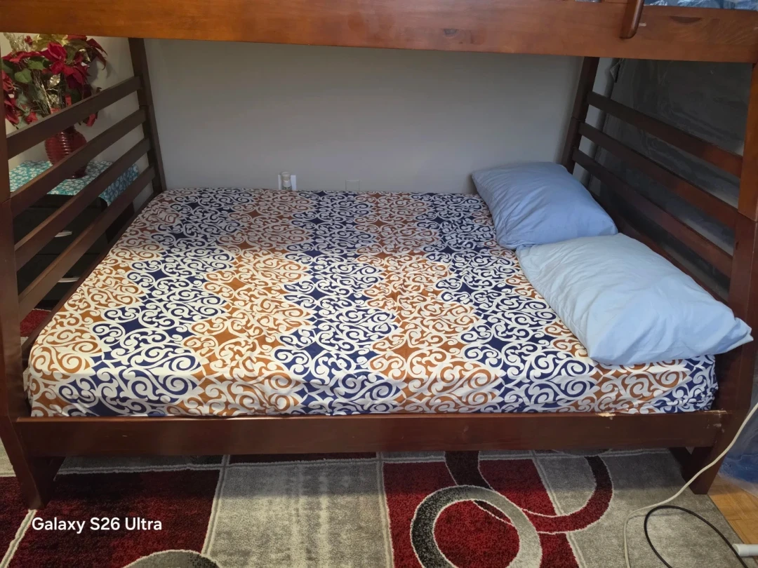Shared Master Bedroom for Rent.