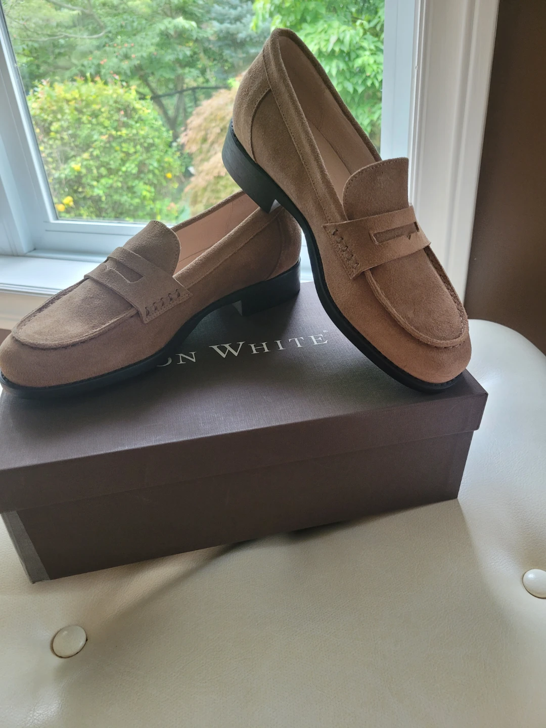 New in Box Ron White Suede Loafers sz 37