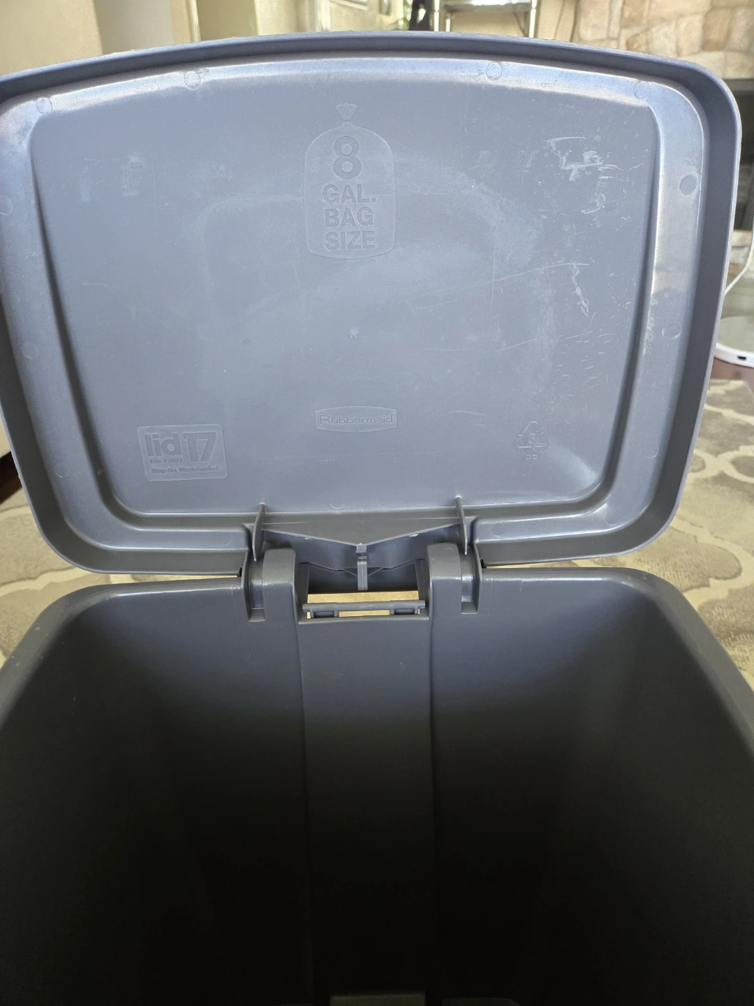 Grey Plastic Step Trash Can - photo 2