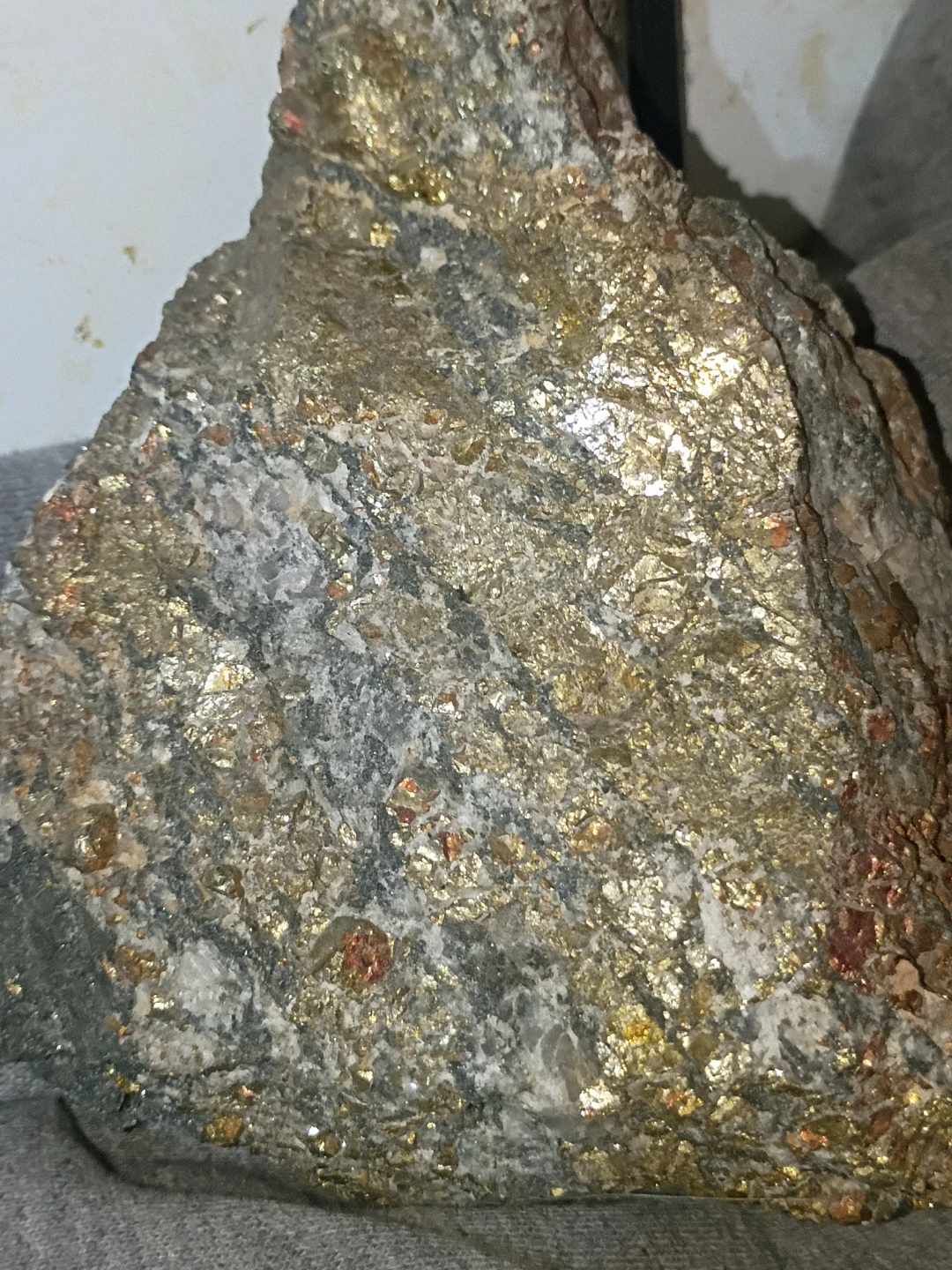 Large Golden Natural Rock Specimen (Golden Speckles) - photo 3