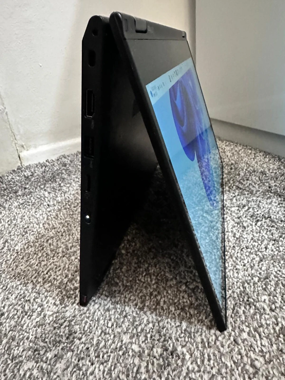 Lenovo  Yoga Touchscreen 2 in 1 laptop 512GB SSD with pen - photo 2