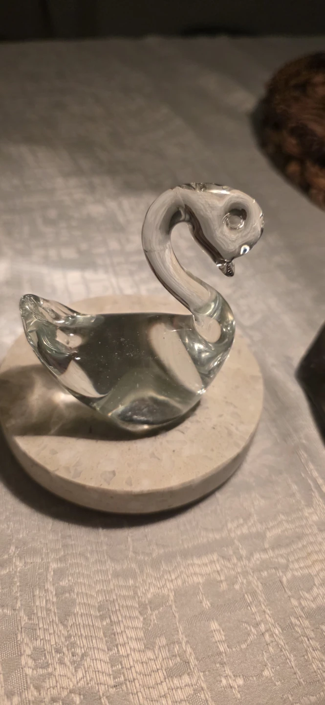 Clear Glass Swan Figurine - photo 5