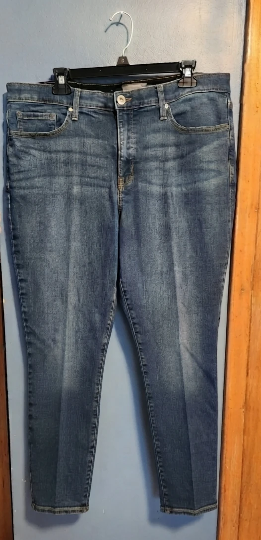Torrid Sky High Boyfriend Jeans Size 24R