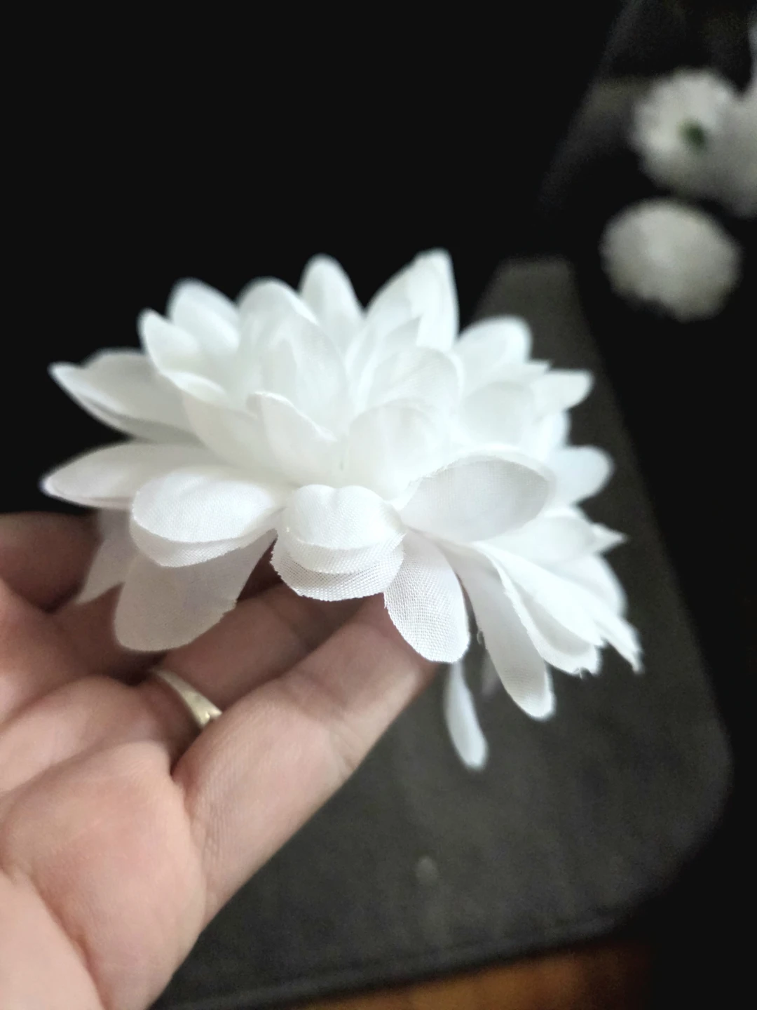 71 Artificial White Chrysanthemum Flower Heads - photo 2