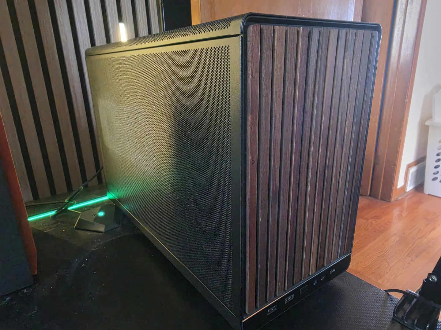 Custom Gaming PC Ryzen 5 76000X3D/RX 9060 XT - photo 3