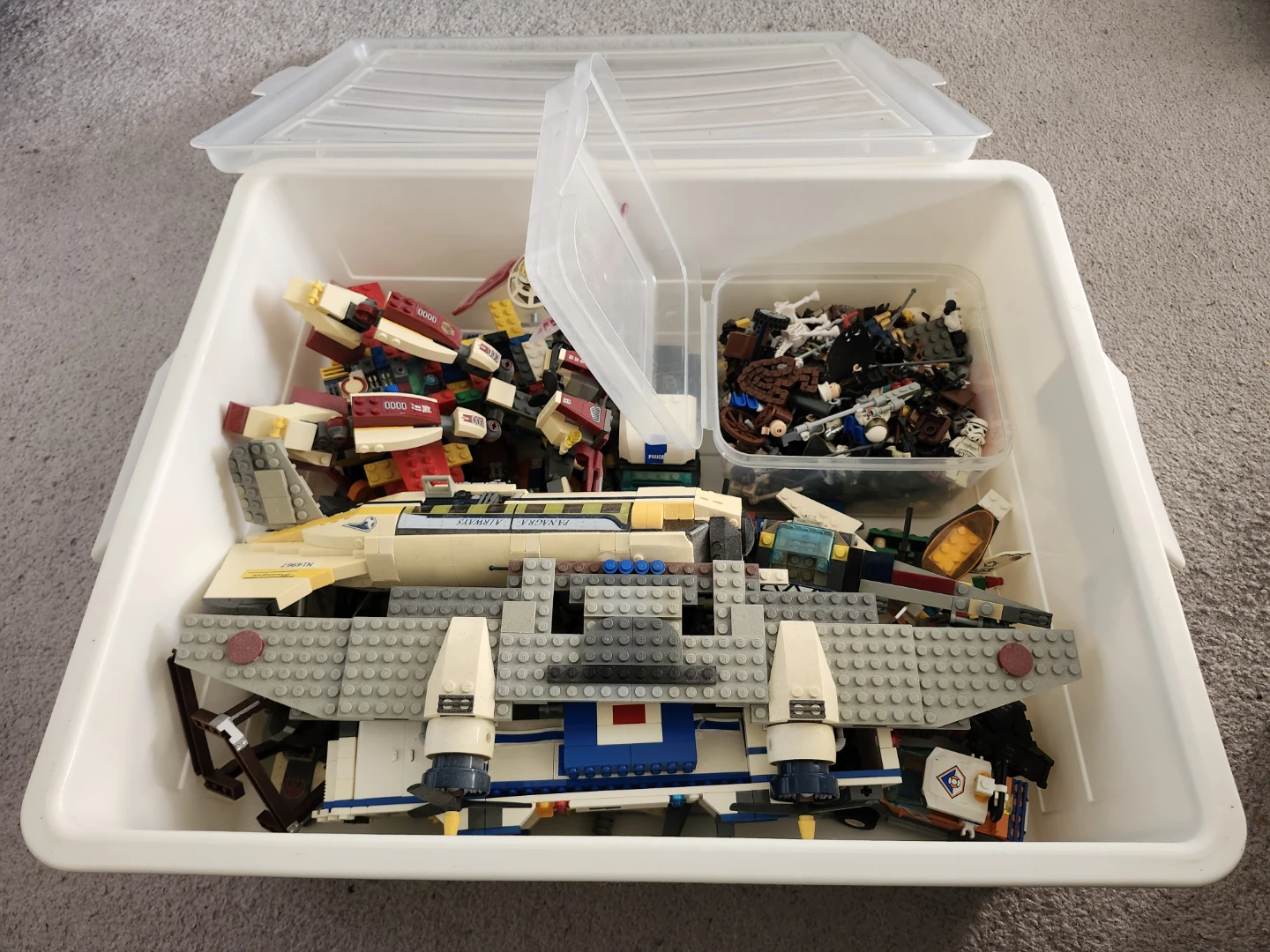 Large Bin of Assorted LEGO Bricks and Models