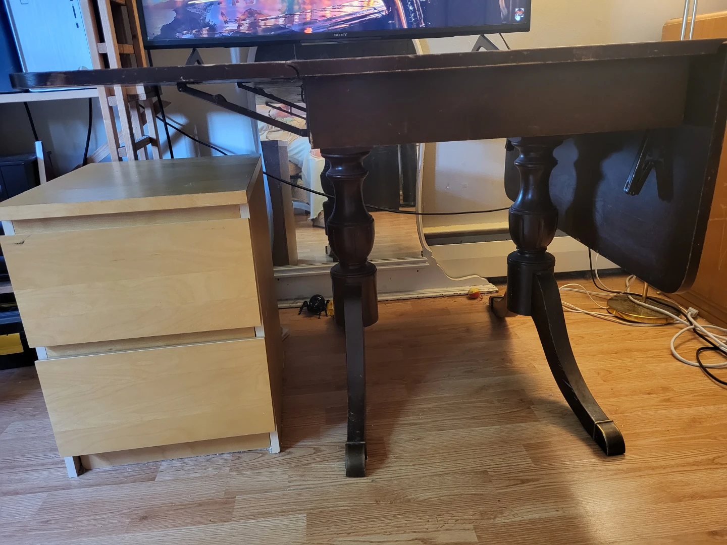 Vintage Dark Wood Drop-Leaf Table - photo 4