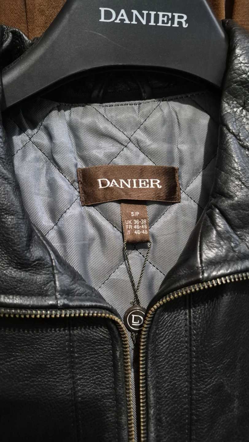Danier Men's Leather Jacket - photo 2