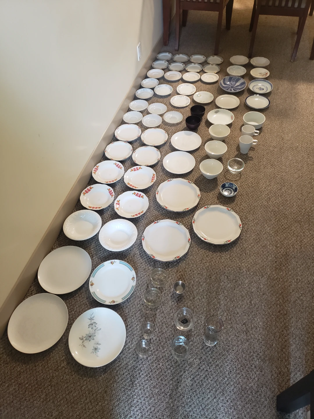 Dishes For Sale ( Cups, Bowls, Pleates, Tea Plates )