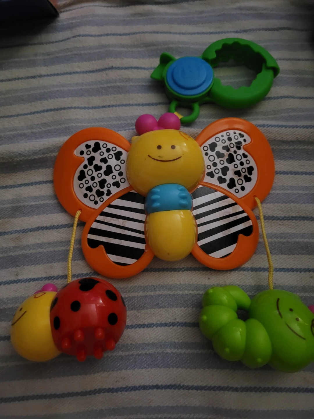 B kids sensory friends bugs carseat baby toy - photo 2