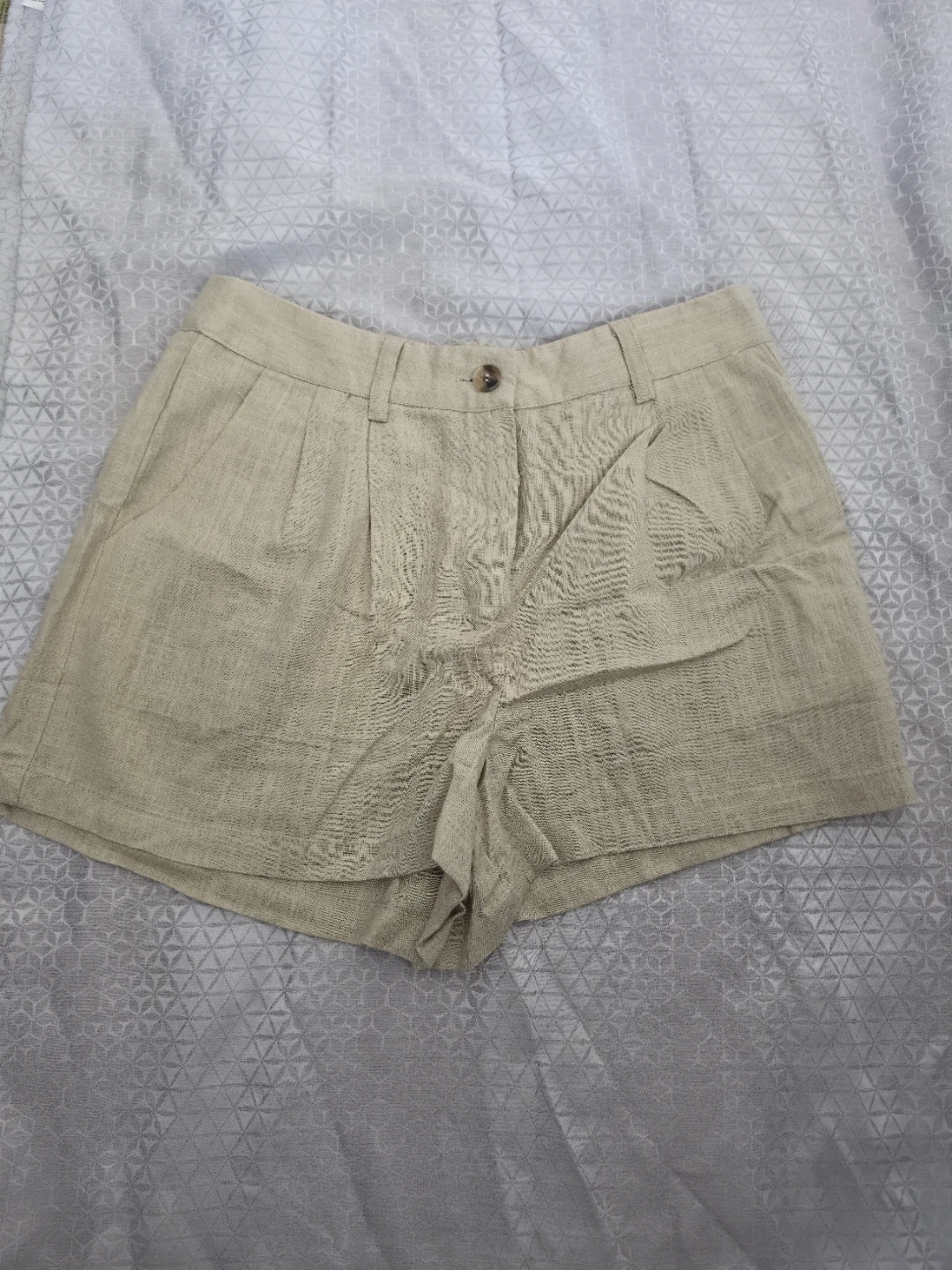 Ardene Beige Shorts Size 7