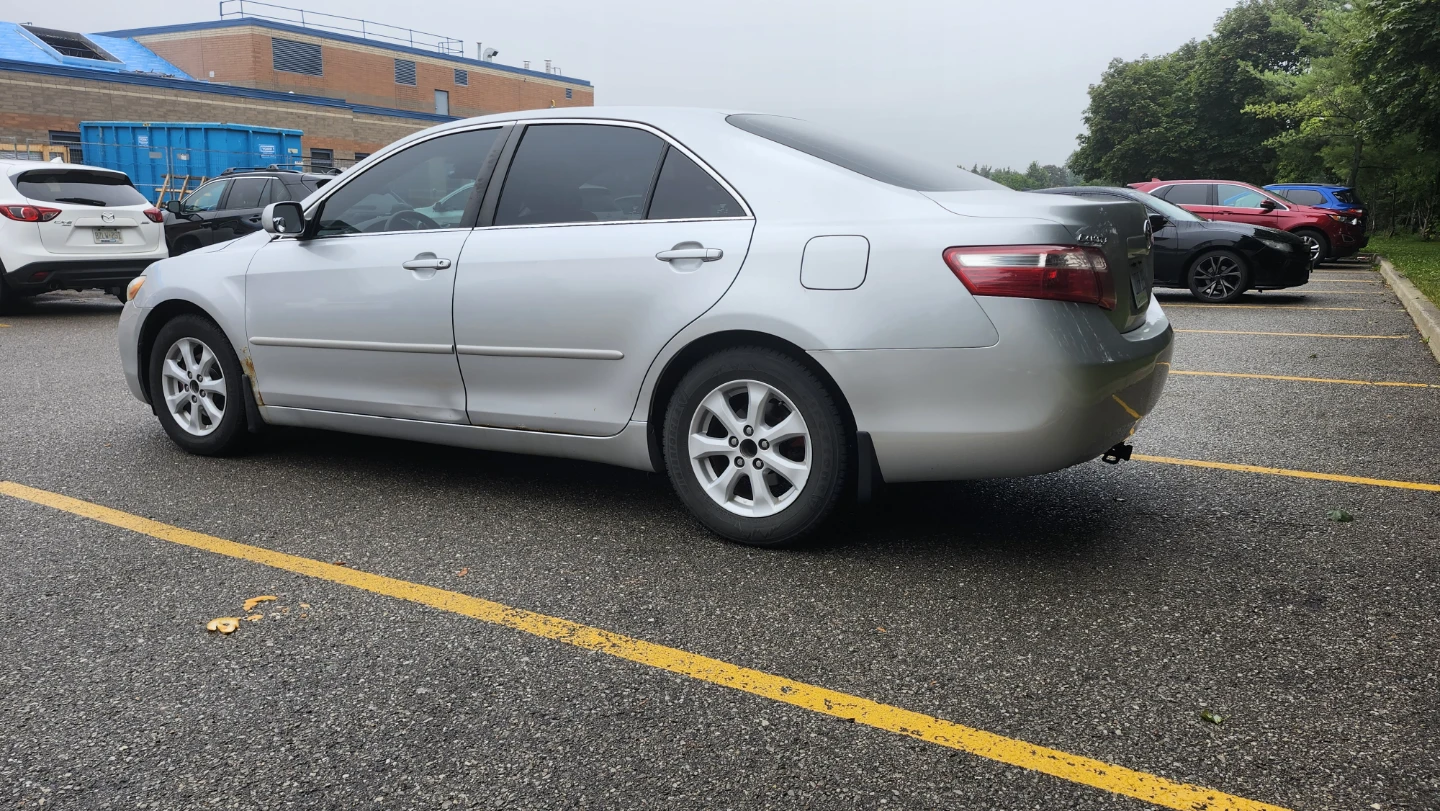 Toyota Camry LE 2009 - photo 3