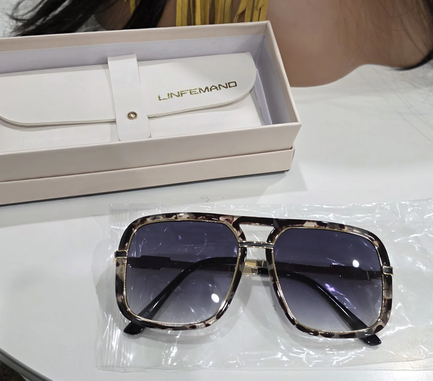 Aviator Sunglasses with Case - photo 2