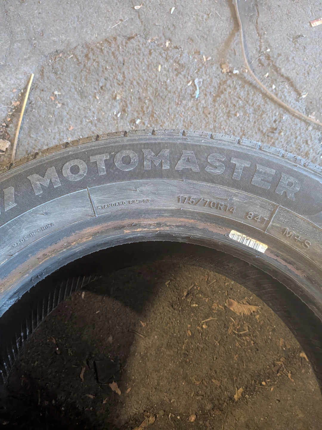 Motomaster Hydra Edge 175/70R14 Tire - photo 5