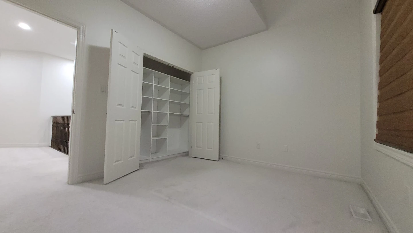 4 bedroom,  2.5 bath, semi-detached - photo 5