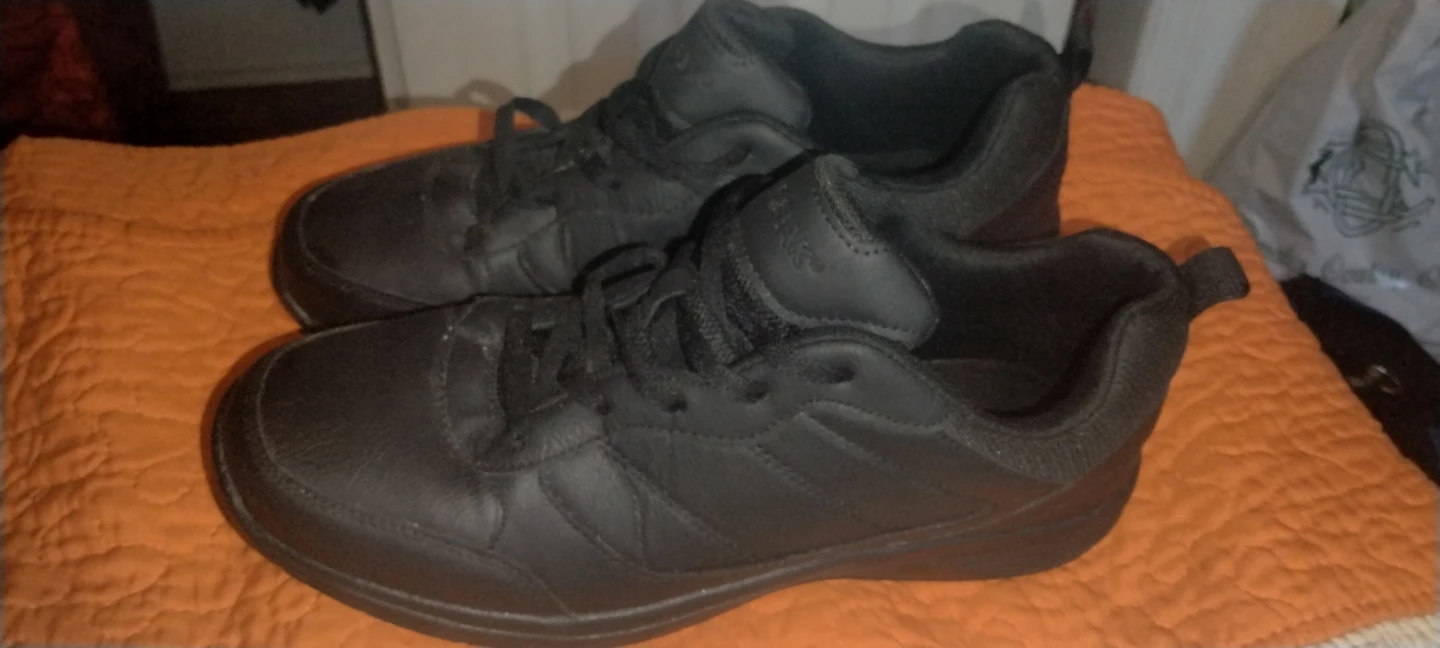 Eurbak Slip-Resistant Comfort Shoes