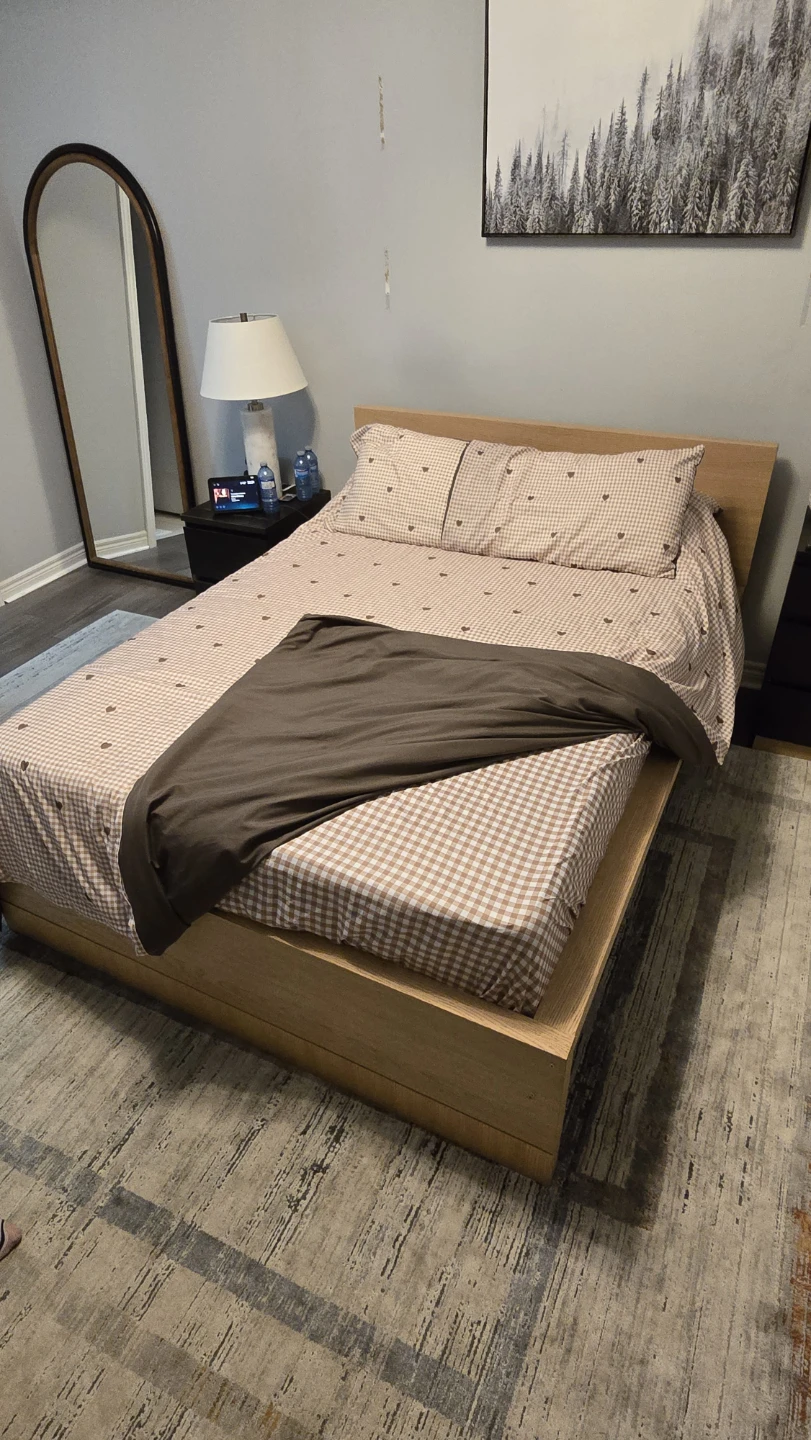 Light wood bed frame w/ matters